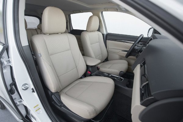 2016-mitsubishi-outlander-sel-s-awc-front-interior-seats