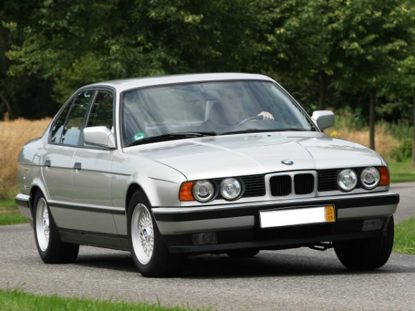 BMW-5-Series--E34