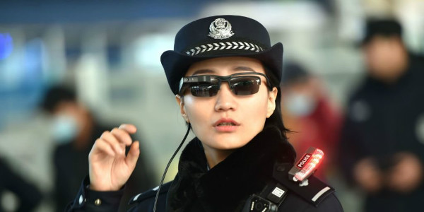 عینک تشخیص چهره پلیس چین