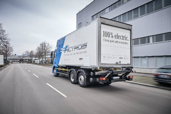 mercedes-benz-introduces-the-eactros-a-200-km-heavy-duty-electric-truck_12