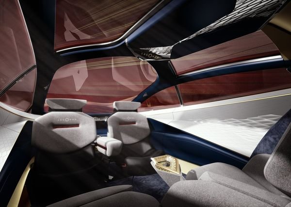 Aston_Martin-Lagonda_Vision_Concept-2018 (18)