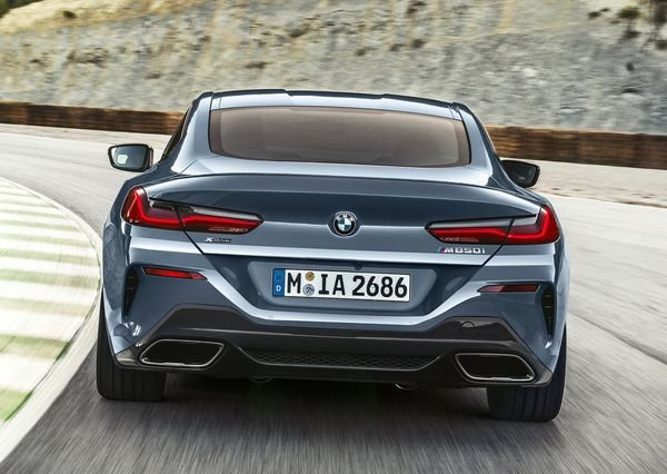 BMW-8-Series_Coupe-2019 (30)