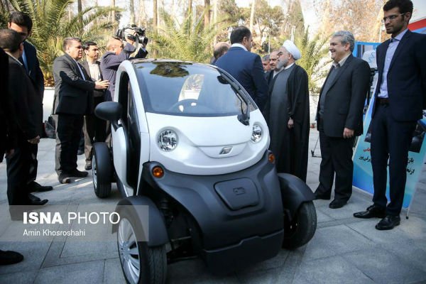 ماشین برقی ایرانی یوز پاراکس موتورز