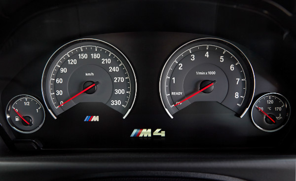 2015 BMW M4 Coupe Interior Speedometer