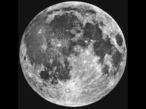 [تصویر:  2005-0526moon-full-600x450.jpg]