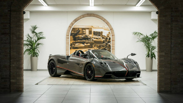 pagani-huayra-roadster-with-pagani-fabric-roof