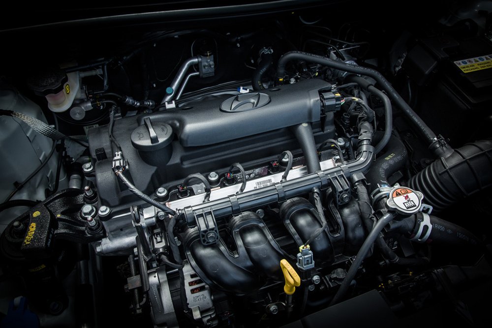 Какой двигатель на акценте. Hyundai Accent двигатель корейской сборки. Мотор 1,6 Хундай акцент 2015. Хендай акцент 2015 года двигатель. Хендай акцент 2013 Тип двигателя.