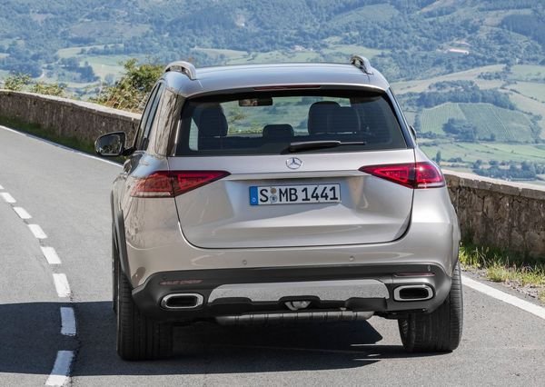 Mercedes-Benz-GLE-2020 (26)