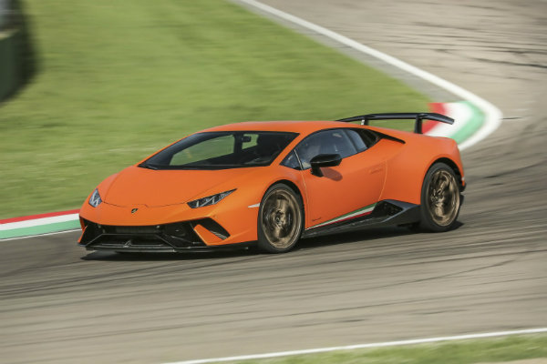 b23fc1b4-lamborghini-huracan-performante-2