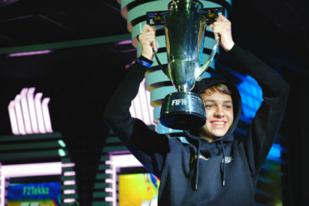با F2Tekkz آشنا شوید؛ نوجوان 17 ساله‌ای که بهترین بازیکن فیفا در جهان است