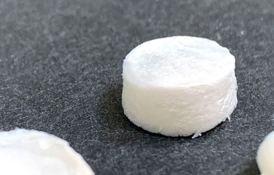 ceramic aerogel 1 - توسعه ماده سرامیکی فوق سبک و مقاوم در برابر حرارت ۱۴۰۰ درجه