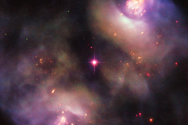 مرگ زیبای یک ستاره؛ تصویر تلسکوپ فضایی هابل از سحابی NGC 2371/2