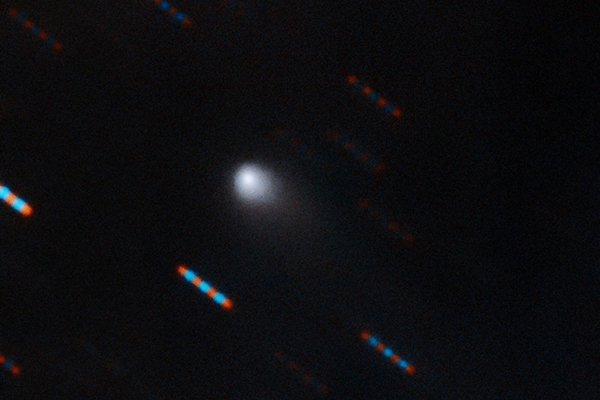 اخترشناسان مولکول‌های گازی یک دنباله‌دار میان ستاره‌ای را شناسایی کردند