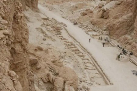 شهرک صنعتی در دره میمون‌ها؛ کشف 30 کارگاه قدیمی در منطقه لوگزور مصر باستان