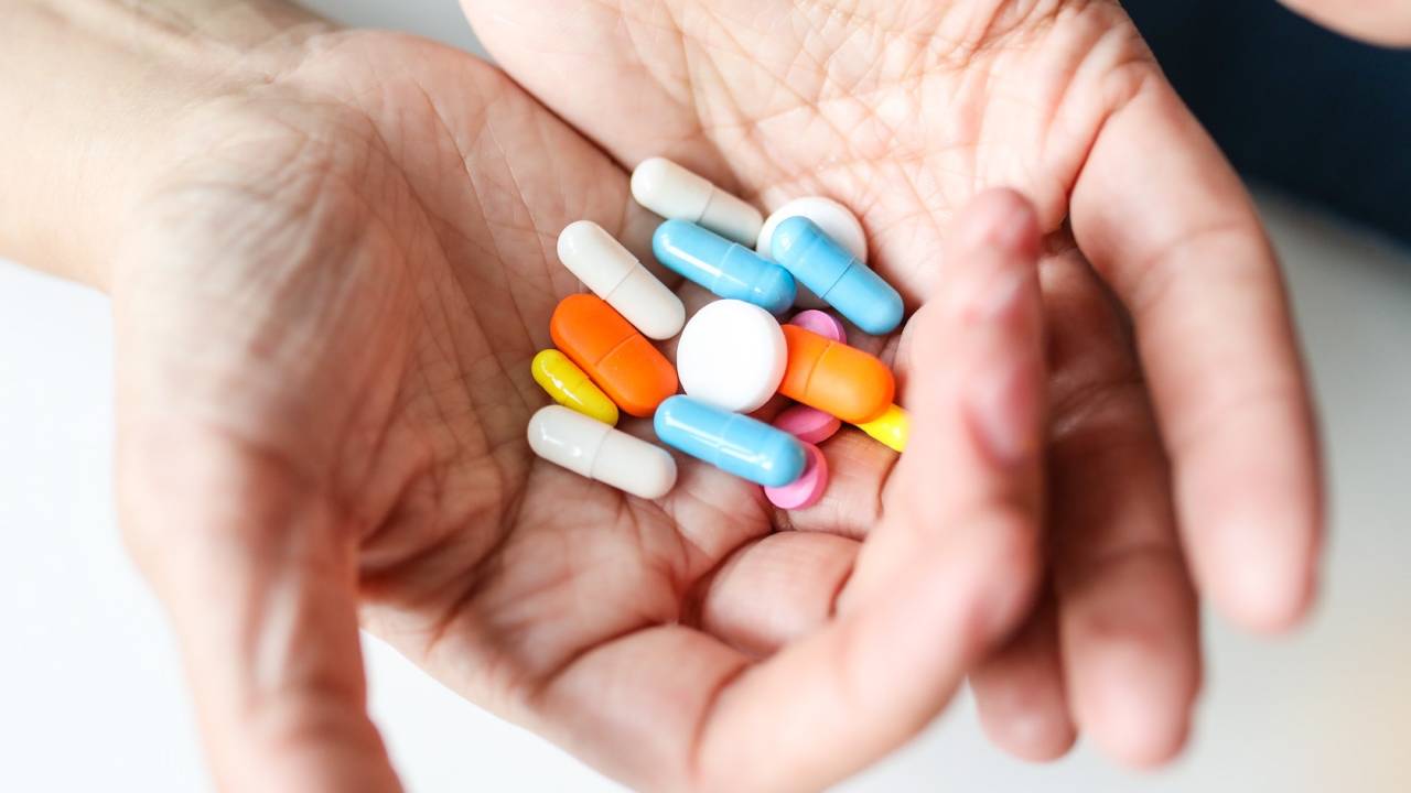 داروخانه‌های عرضه کننده دارو کرونا افزایش یافت + اسامی