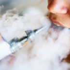 سیگار الکترونیکی در چند ماه خطر ابتلا به بیماری‌های دهان را افزایش می‌دهد