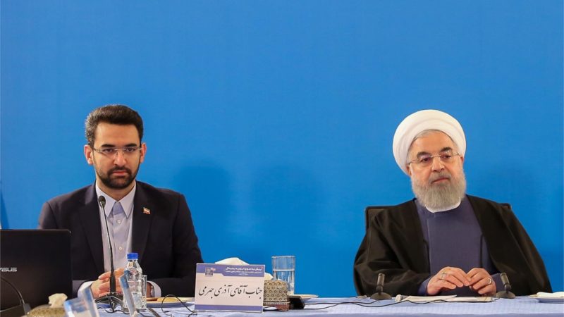 جهرمی در حضور رییس جمهور آخرین آمارهای حوزه فناوری اطلاعات ایران را اعلام کرد جهرمی در حضور رییس جمهور آخرین آمارهای حوزه فناوری اطلاعات ایران را اعلام کرد