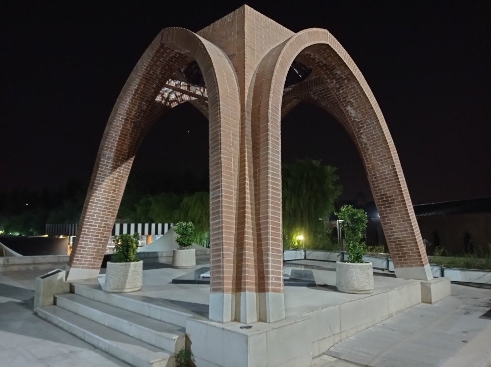 تعمیرات یخچال الکترو لوکس در شهر زنجان استان زنجان