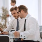 چگونه با همکاران بهتر ارتباط برقرار کنیم؟