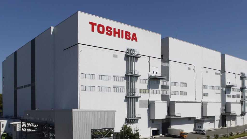 توشیبا کسب و کار خود را به سه شرکت مستقل تقسیم می‌کند
