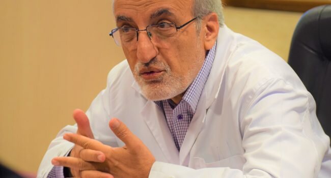 معاون مستعفی وزیر بهداشت فرآیند ساخت واکسن ایرانی کرونا را زیر سوال برد