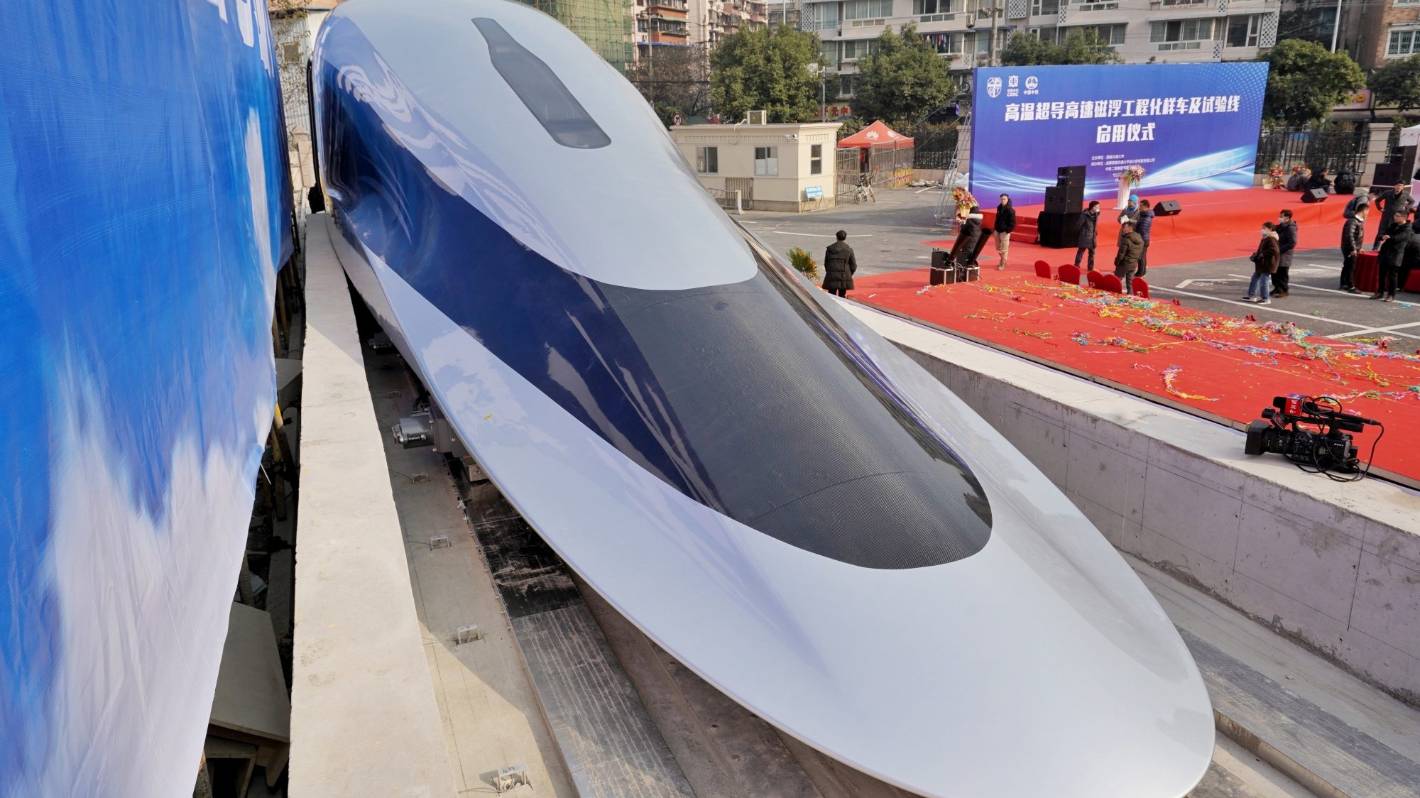 رونمایی چین از نمونه اولیه قطار برقی با سرعت 620 کیلومتر در ساعت