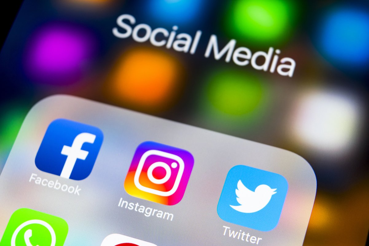 رئیس فراکسیون اقتصاد دیجیتال مجلس: باید پهنای باند شبکه‌های اجتماعی خارجی را محدود کرد