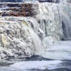 آبشارها چگونه یخ می‎زنند؟