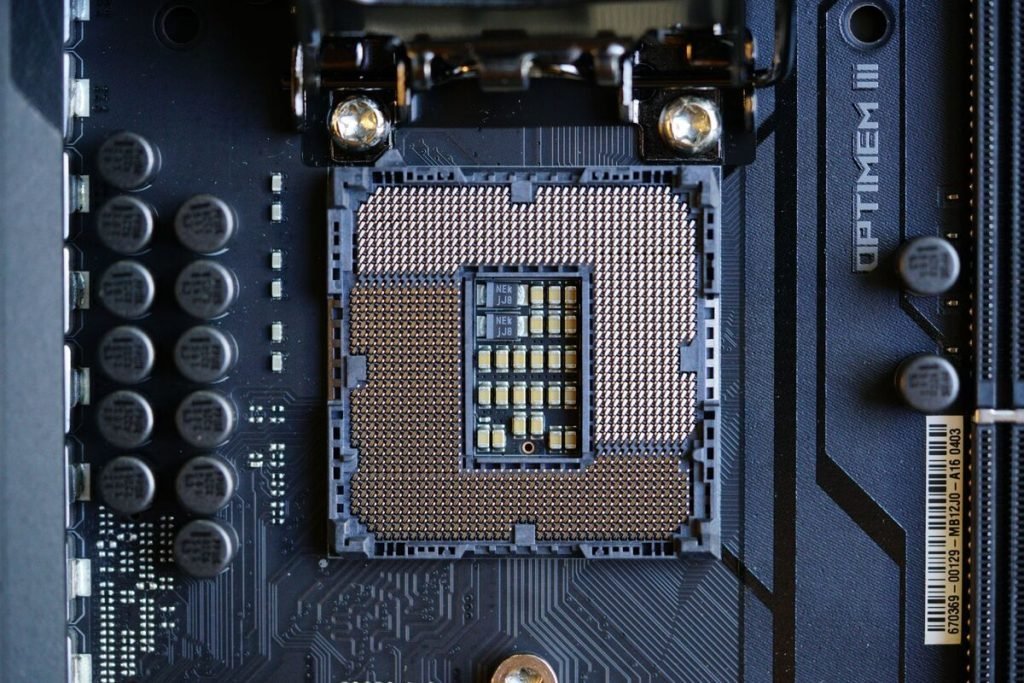 با دستکاری ولتاژ می‌توان قابلیت‌های امنیتی پردازنده‌های AMD را دور زد