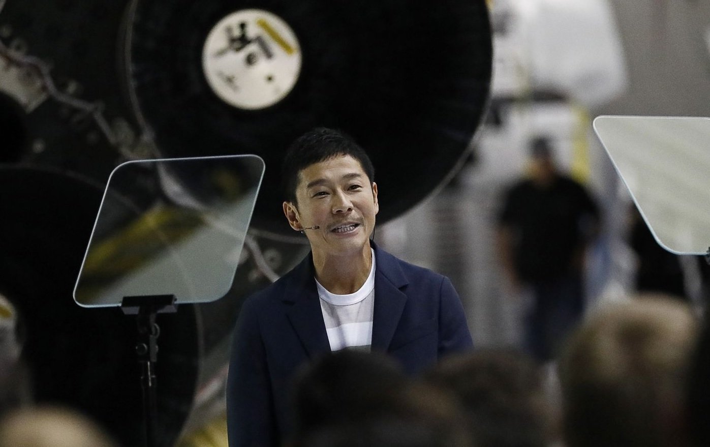 میلیاردر ژاپنی می‌خواهد ۸ نفر را بطور رایگان با راکت اسپیس ایکس به ماه ببرد