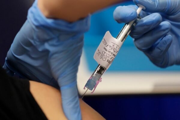 سخنگوی سازمان غذا و دارو: تمامی واکسن‌های داخل کشور کد اختصاصی دارند