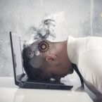 چهار راهکار مفید برای جلوگیری از کارزدگی یا فرسودگی شغلی