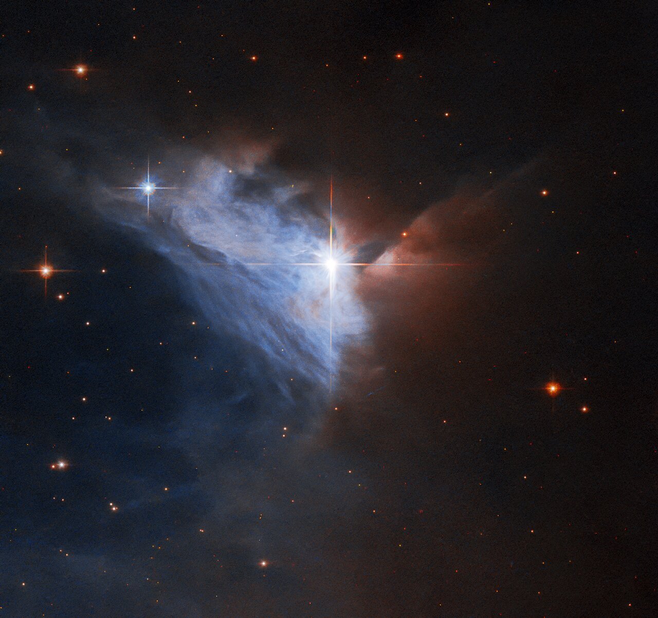 تلسکوپ هابل تصویری خیره‌کننده از ابر نقره‌ای میان ستاره‌ای ثبت کرد