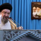 احمد خاتمی به رئیسی: اینترنت را محدود کنید، آمریکا میخواهد روی جوانانمان تاثیر بگذارد