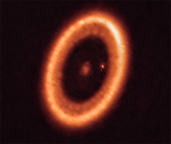 اخترشناسان یک دیسک چرخشی اطراف سیاره فراخورشیدی جوان PDS 70c کشف کردند