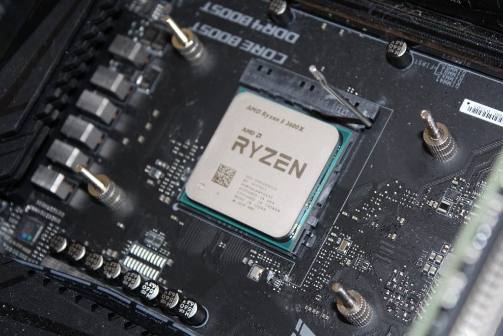 سهم AMD در بازار پردازنده‌های x86 به بالاترین سطح در ۱۵ سال اخیر رسید