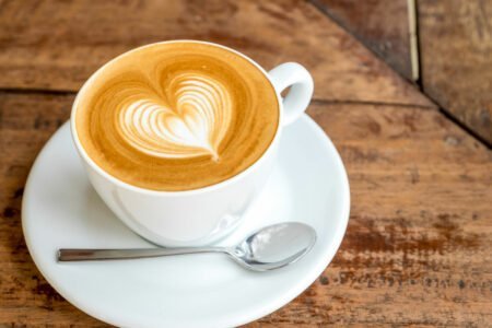 قهوه عملکرد ورزشی را بهبود می‌دهد؟ کارشناسان پاسخ می‌دهند