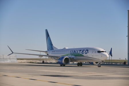 شرکت «یونایتد» برای اولین بار در جهان یک هواپیمای مسافربری را با سوخت کاملا پایدار به پرواز درآورد