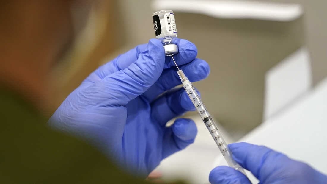 FDA تزریق دوز سوم واکسن کرونا فایزر را برای ۱۶ و ۱۷ ساله‌ها تایید کرد