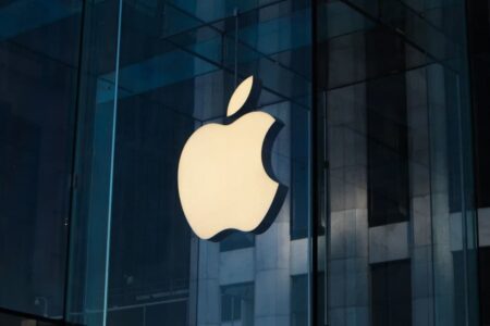 مدیر سابق اپل از فرهنگ ناسالم و نظارت غیرقانونی این شرکت شکایت کرد
