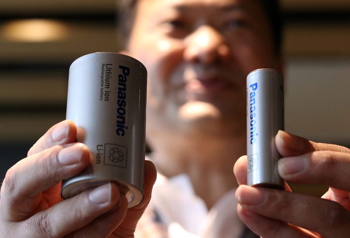 پاناسونیک احتمالا از سال 2023 تولید انبوه باتری‌های جدید تسلا را آغاز می‌کند