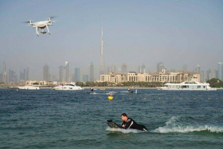امارات در پی حمله به ابوظبی، پرواز پهپادهای شخصی را ممنوع کرد