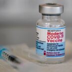 مدرنا: نتیجه عملکرد واکسن اختصاصی امیکرون در ماه مارس مشخص می‌شود