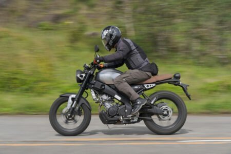 بررسی موتورسیکلت یاماها XSR 155؛ کافه ریسری هم‌قیمت پراید