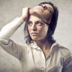 این افزونه کروم میتواند تصاویر جعلی پروفایل را با دقت بالایی تشخیص دهد