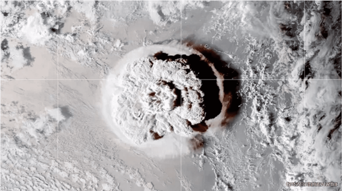 تصاویر خیره کننده ناسا از فوران آتشفشان تونگا [تماشا کنید]
