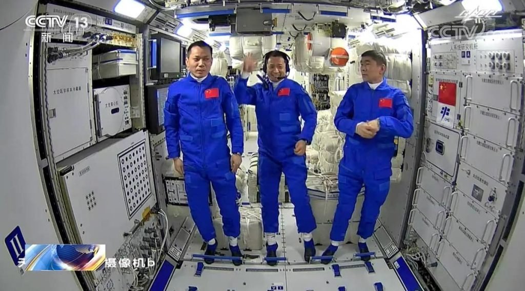 فضانورد چینی