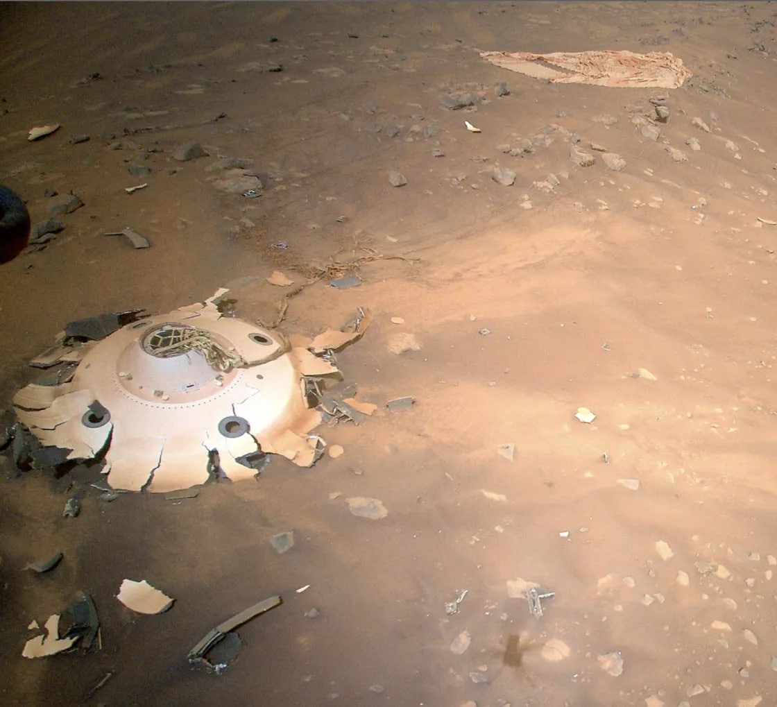 هلیکوپتر نبوغ ناسا تصاویری از بقایای فرود مریخ‌نورد استقامت منتشر کرد