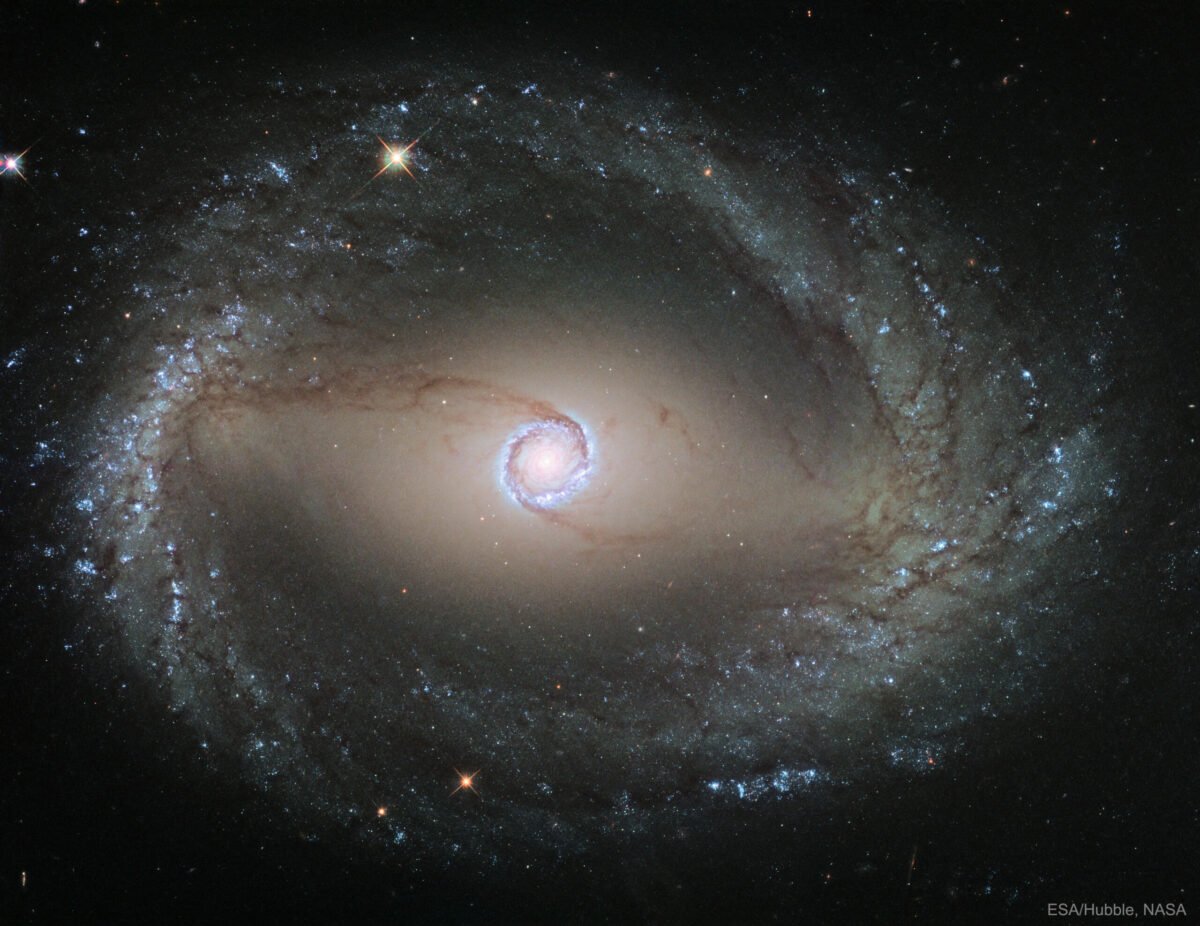 تصویر روز ناسا: کارخانه کیهانی NGC 1512