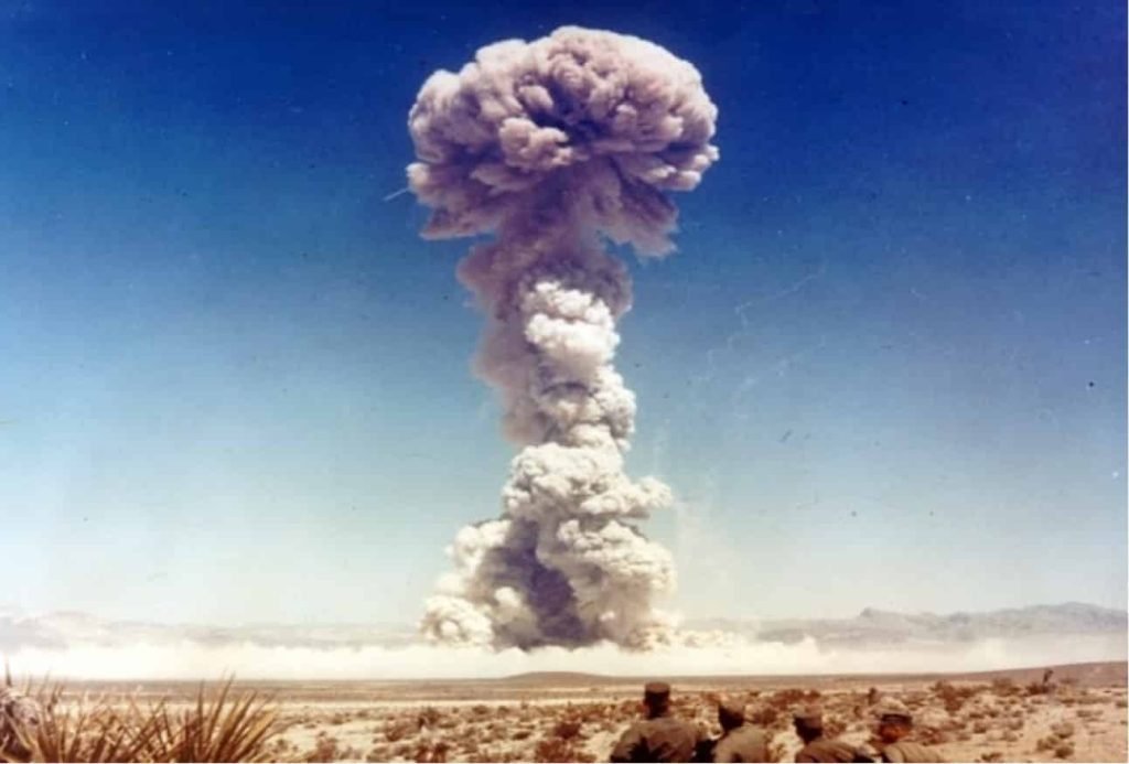 عین اکر، منطقه آزمایش بمب‌های اتمی